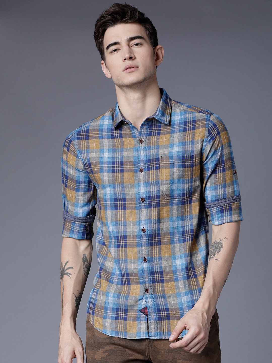 LOCOMOTIVE Men Blue & Khaki Slim Fit Checked Casual Shirt