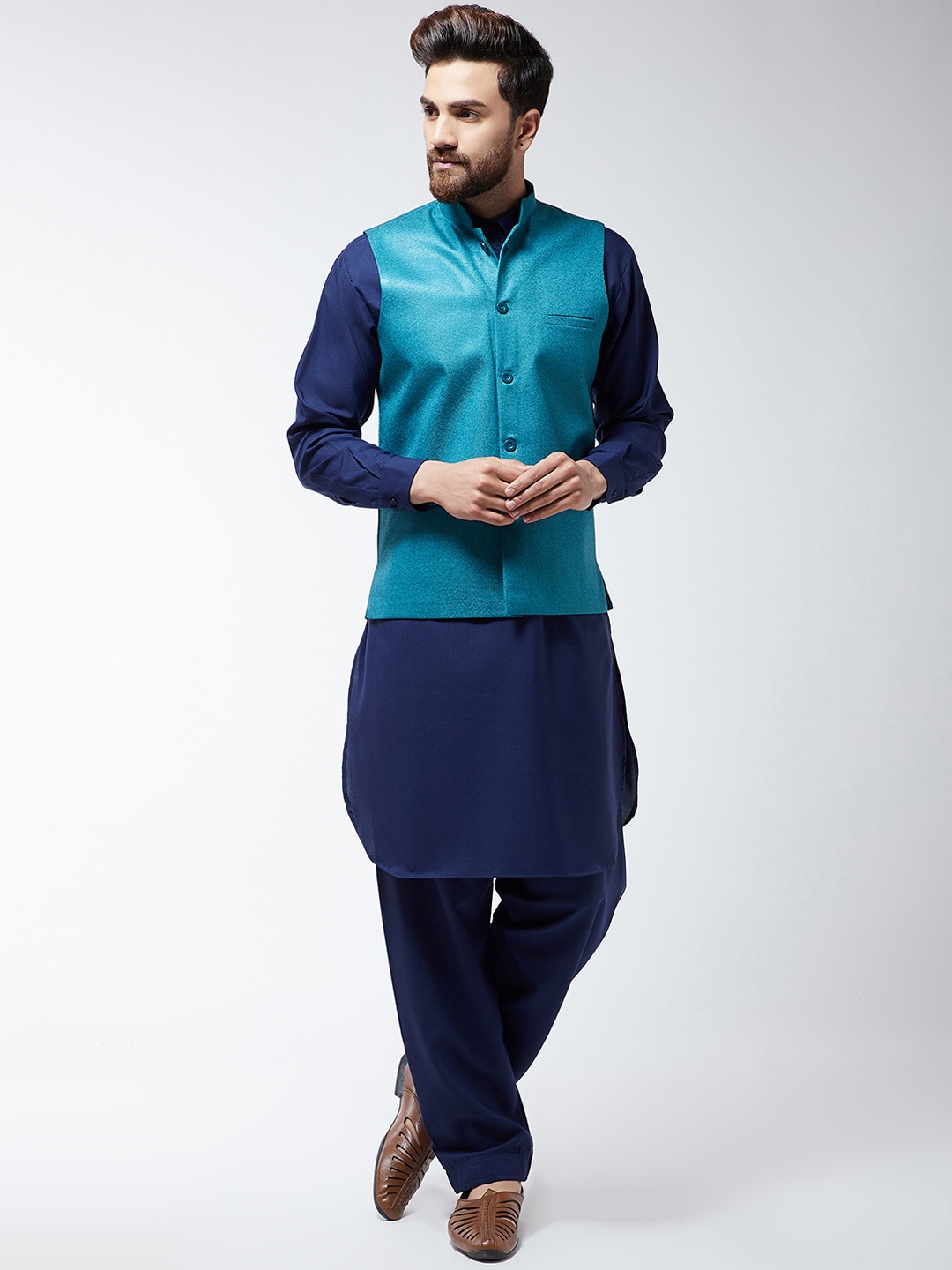 

SOJANYA Men Navy Blue & Blue Solid Kurta with Salwar and Nehru Jacket