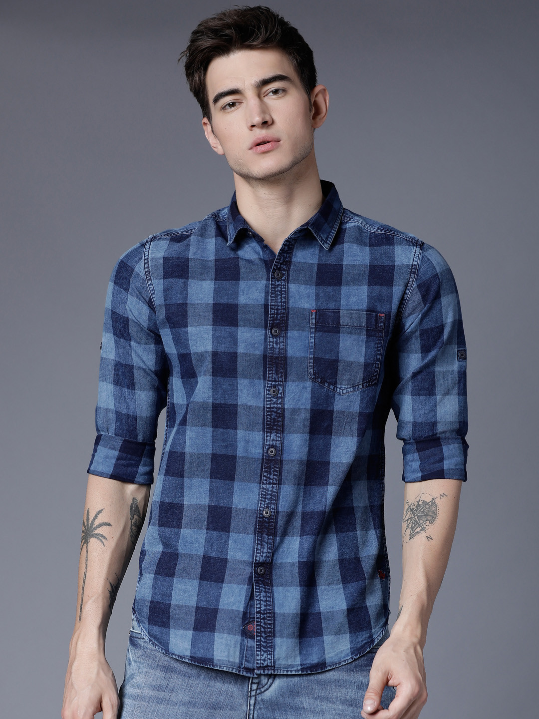 

LOCOMOTIVE Men Blue Slim Fit Checked Casual Shirt