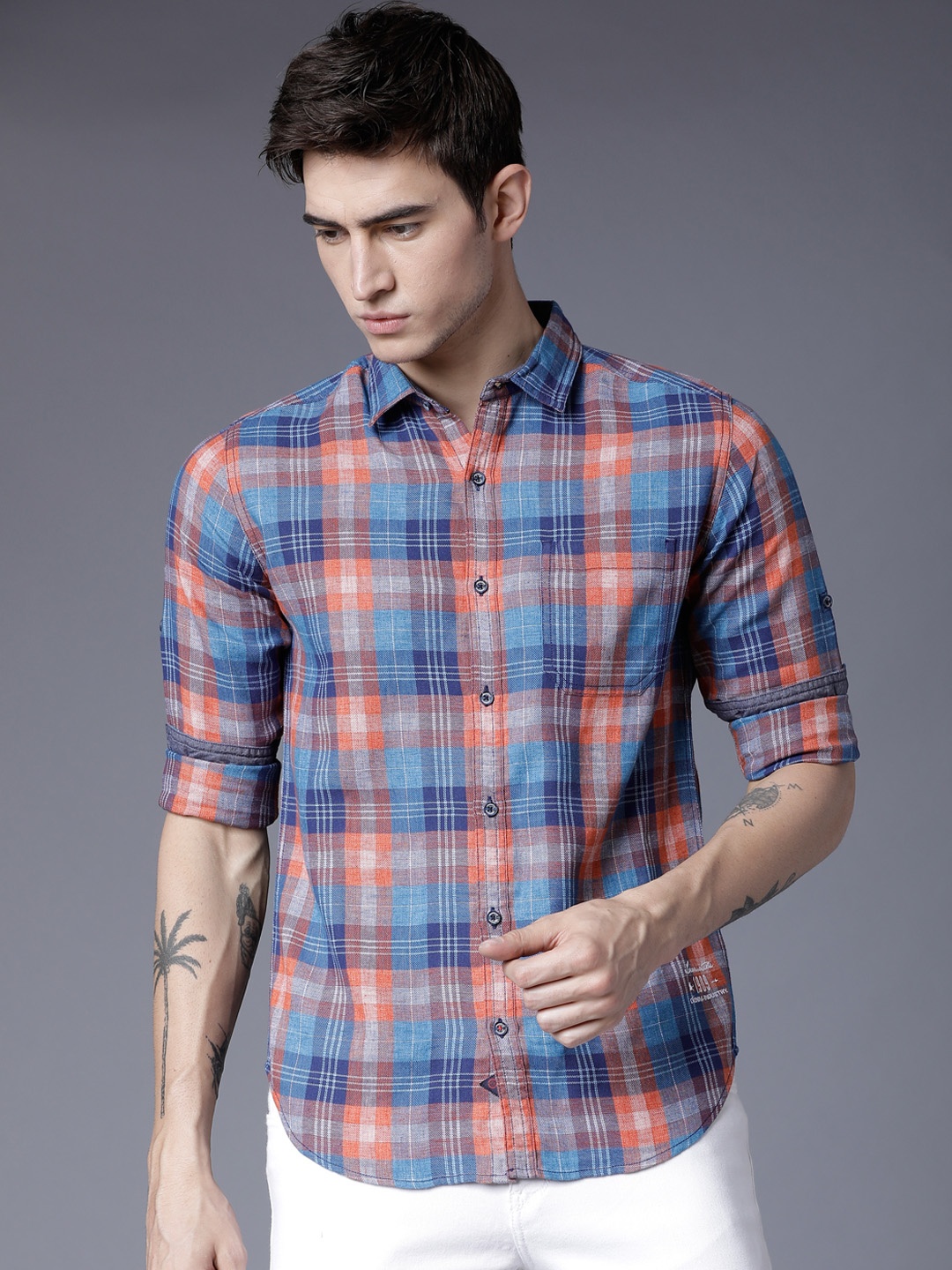 

LOCOMOTIVE Men Blue & Peach-Coloured Slim Fit Checked Casual Shirt