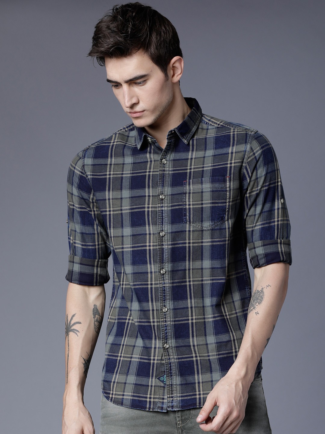 

LOCOMOTIVE Men Navy Blue & Olive Green Slim Fit Checked Casual Shirt