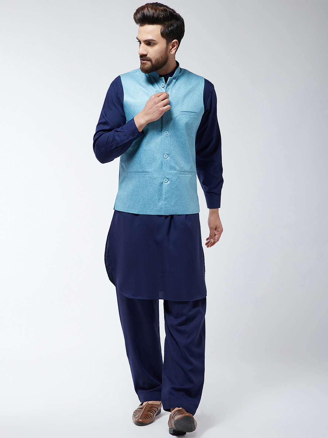 

SOJANYA Men Navy Blue Solid Kurta with Salwar