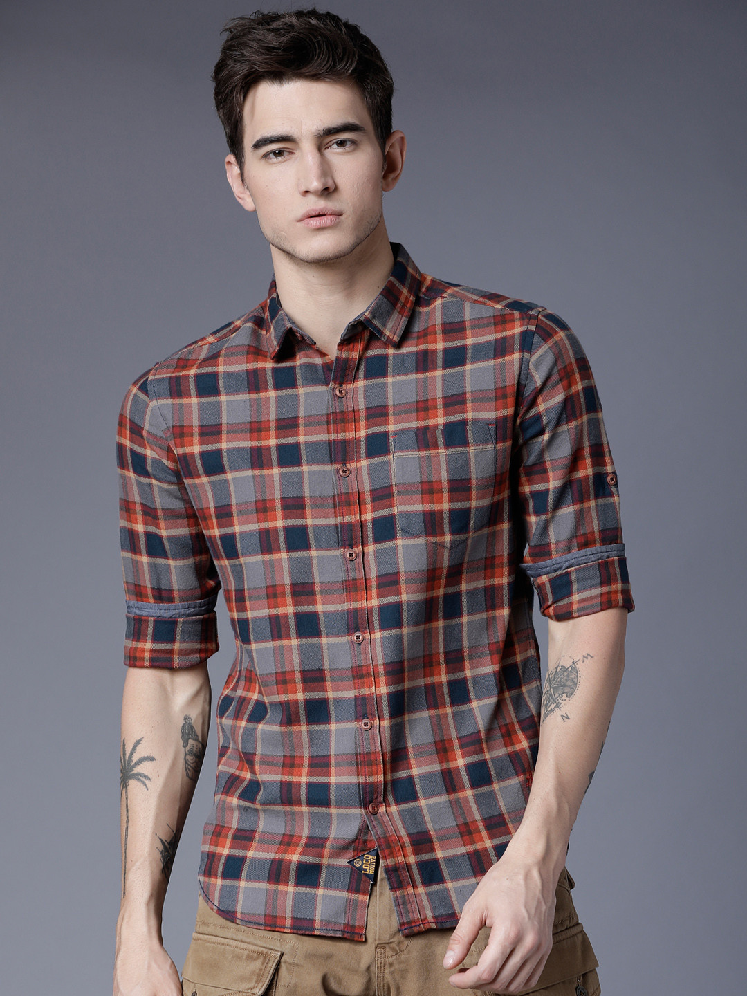 

LOCOMOTIVE Men Navy Blue & Grey Slim Fit Checked Casual Shirt