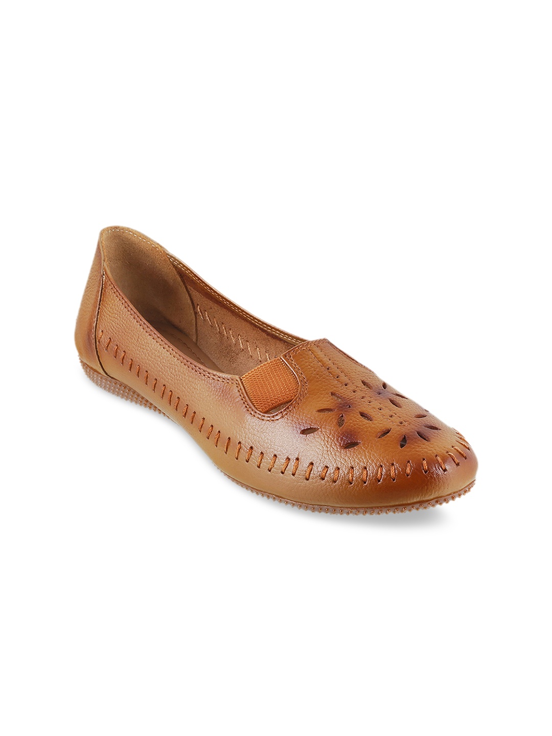

Metro Women Beige Solid Leather Ballerinas