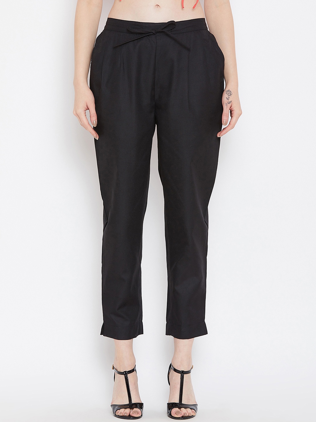 

Bitterlime Women Black Relaxed Regular Fit Solid Peg Trousers