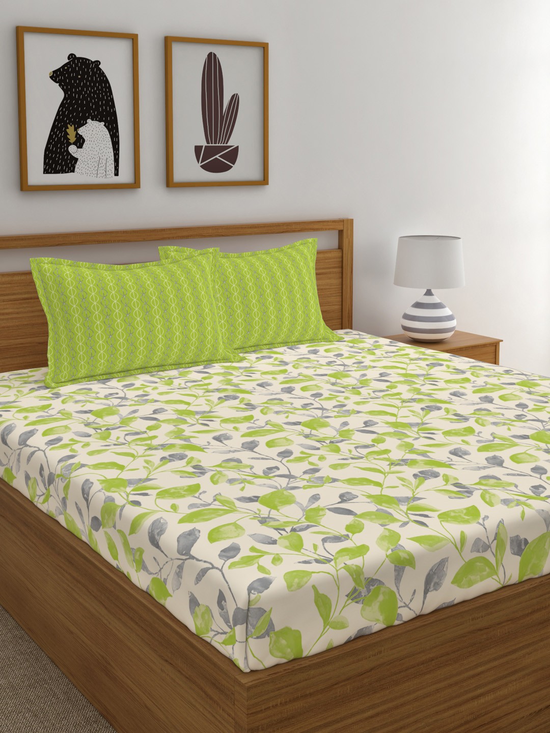 

MYTRIDENT White Green Floral 120 TC Cotton 1 Queen Bedsheet with 2 Pillow Covers