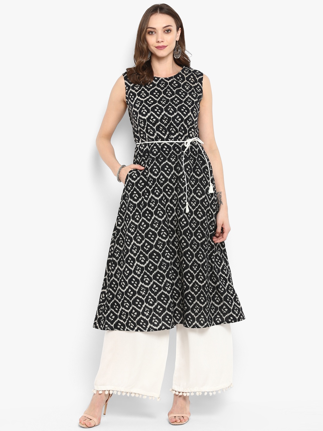 

Meeranshi Women Black & Off-White Printed A-Line Kurta