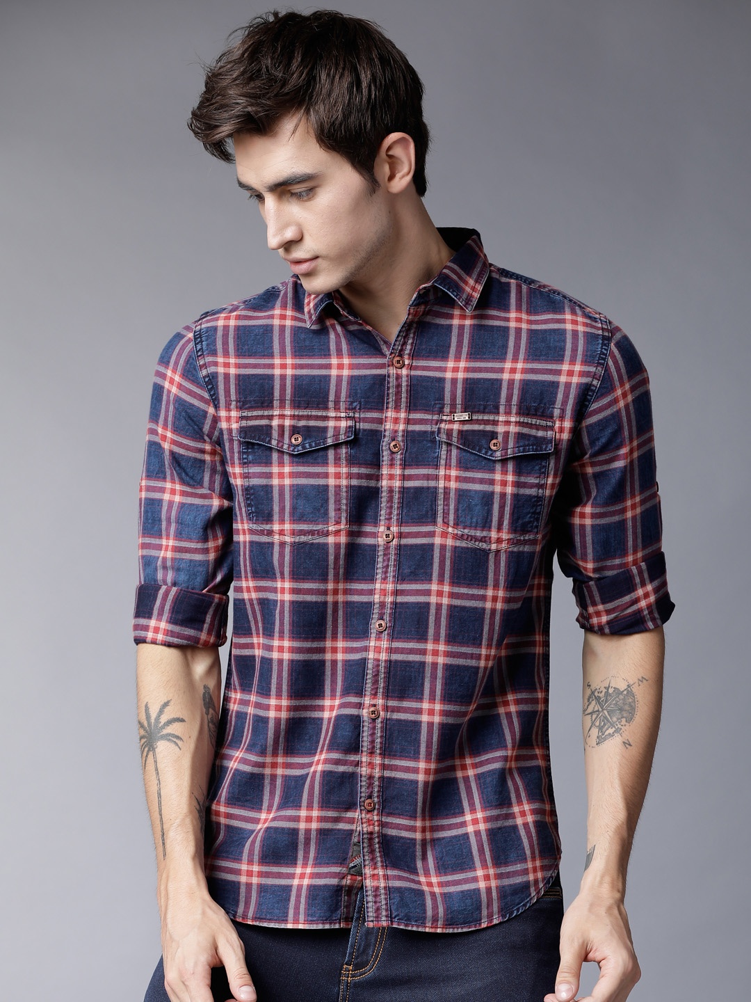 

LOCOMOTIVE Men Blue & Red Slim Fit Checked Casual Shirt