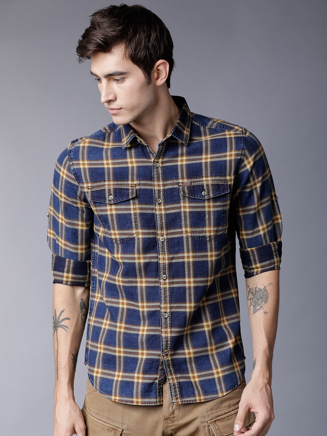 

LOCOMOTIVE Men Blue Slim Fit Checked Casual Shirt