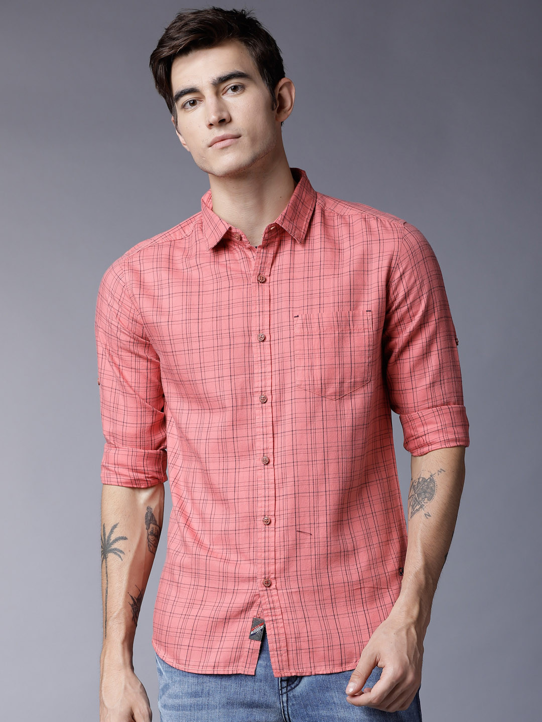 

LOCOMOTIVE Men Pink Slim Fit Checked Casual Shirt