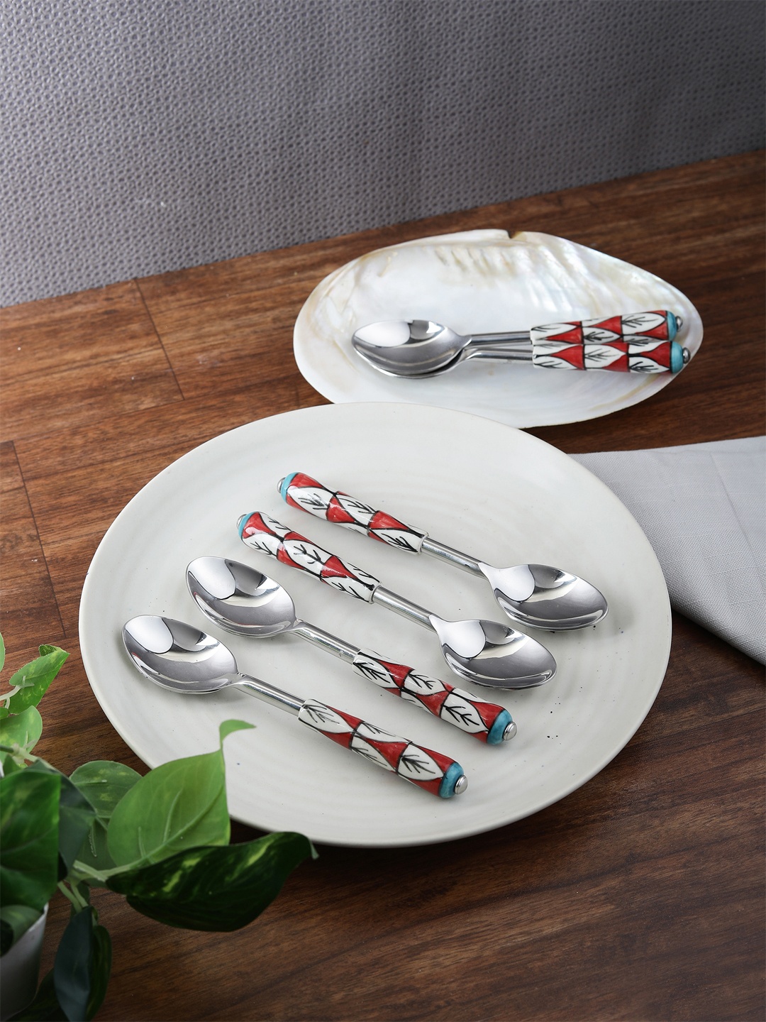

VarEesha Red & White 6-Pieces Printed Stainless Steel Spoon Set