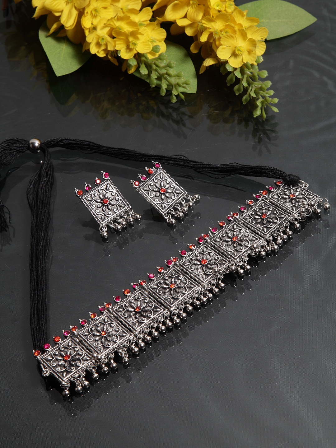 

Moedbuille Handcrafted Silver Plated Brass Choker Jewellery Set