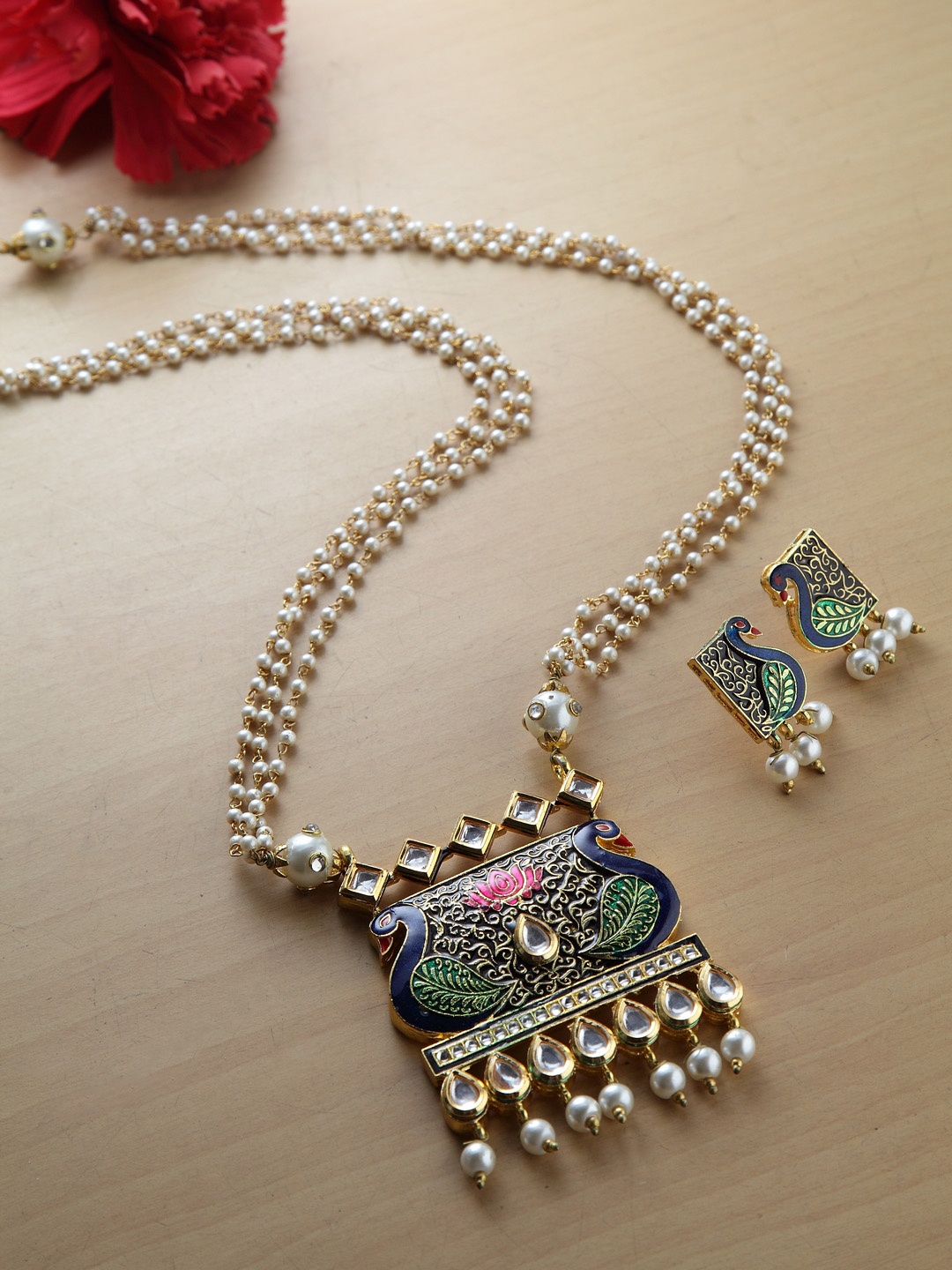 

Moedbuille Black Handcrafted Kundan Jadau Meenakari Gold Plated Brass Jewelry Set
