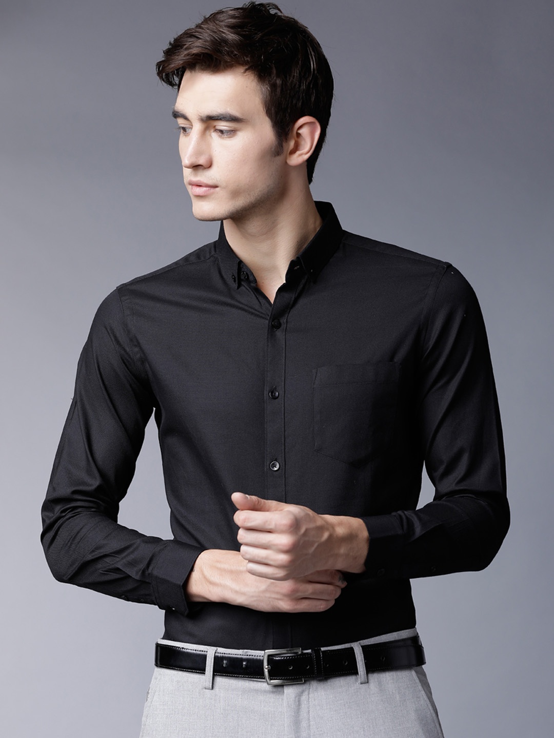 

Black coffee Men Black Slim Fit Solid Formal Shirt