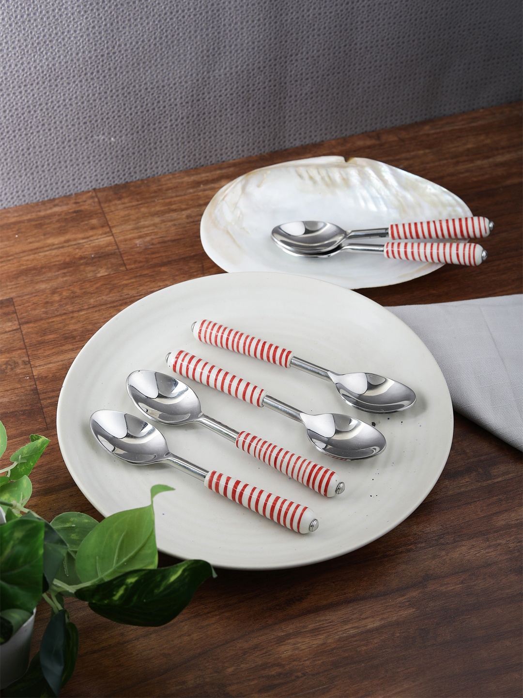 

VarEesha Set Of 6 Red Stainless Steel Spoons Set