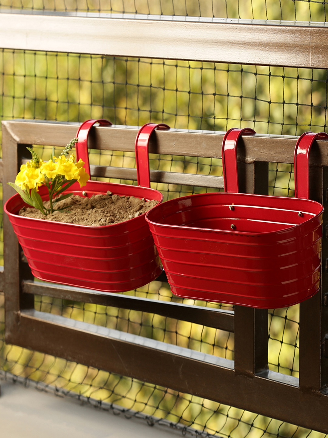 

ExclusiveLane Set of 2 Glossy Red Railing Cum Table Planters