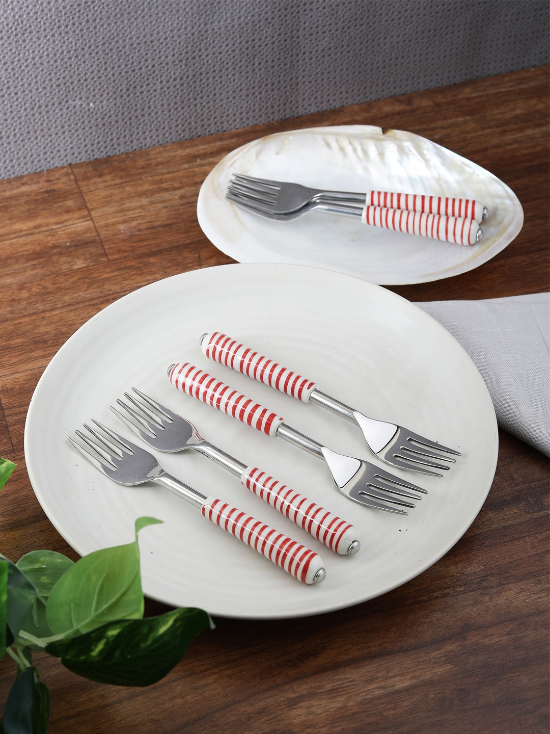 

VarEesha Set Of 6 Red Stainless Steel Spoons Set