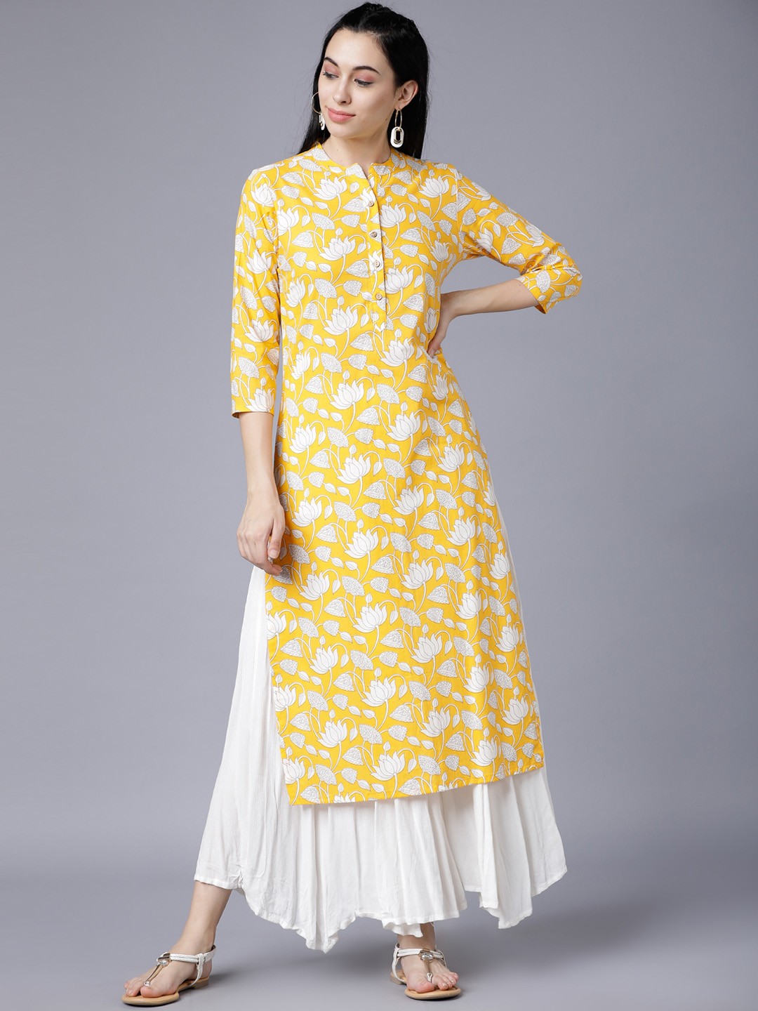 

Vishudh Women Yellow & White Printed Straight Kurta