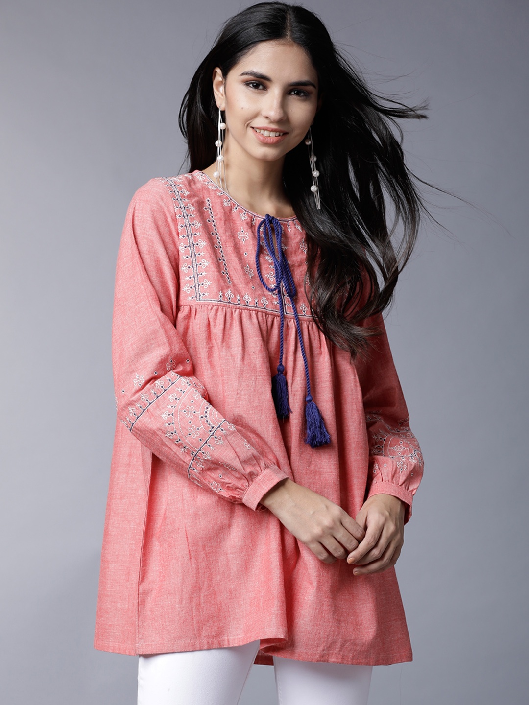 

Vishudh Women Pink Solid Empire Top