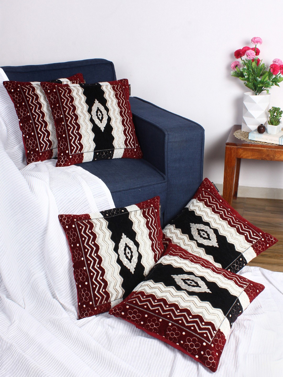 

ROMEE Maroon & Black Set of 5 Geometric Square Cushion Covers