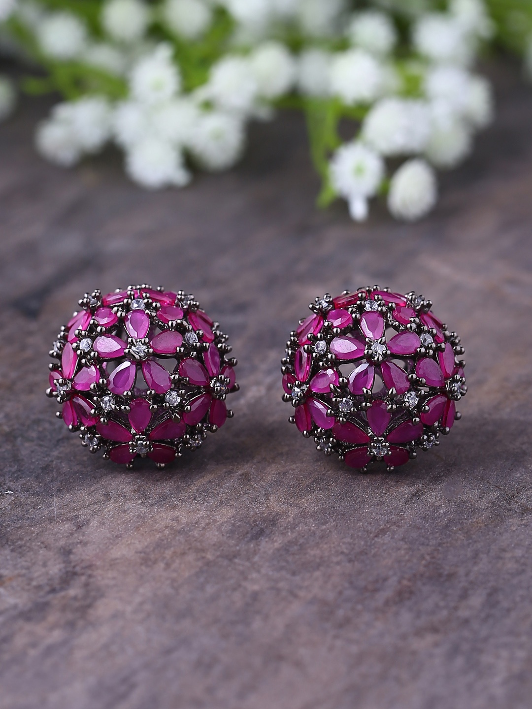

Shoshaa Maroon & Gunmetal-Toned Circular Studs