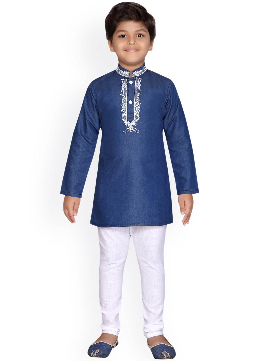 

Aj DEZInES Boys Blue & White Embroidered Kurta with Pyjamas