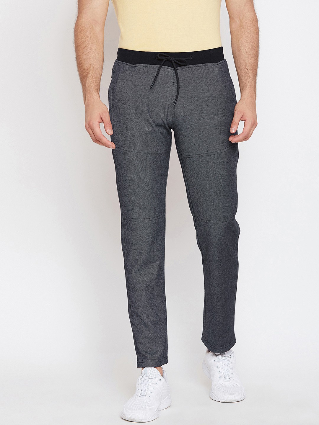

Okane Men Black Solid Slim-Fit Trackpant