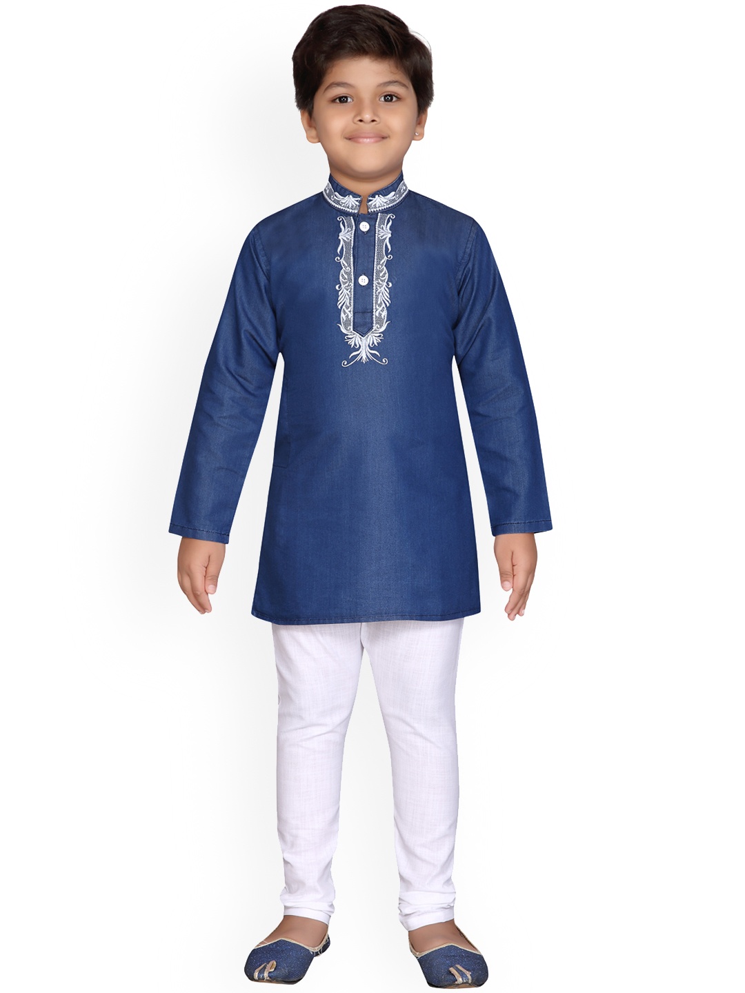 

Aj DEZInES Boys Blue & Blue Embroidered Kurta with Pyjamas