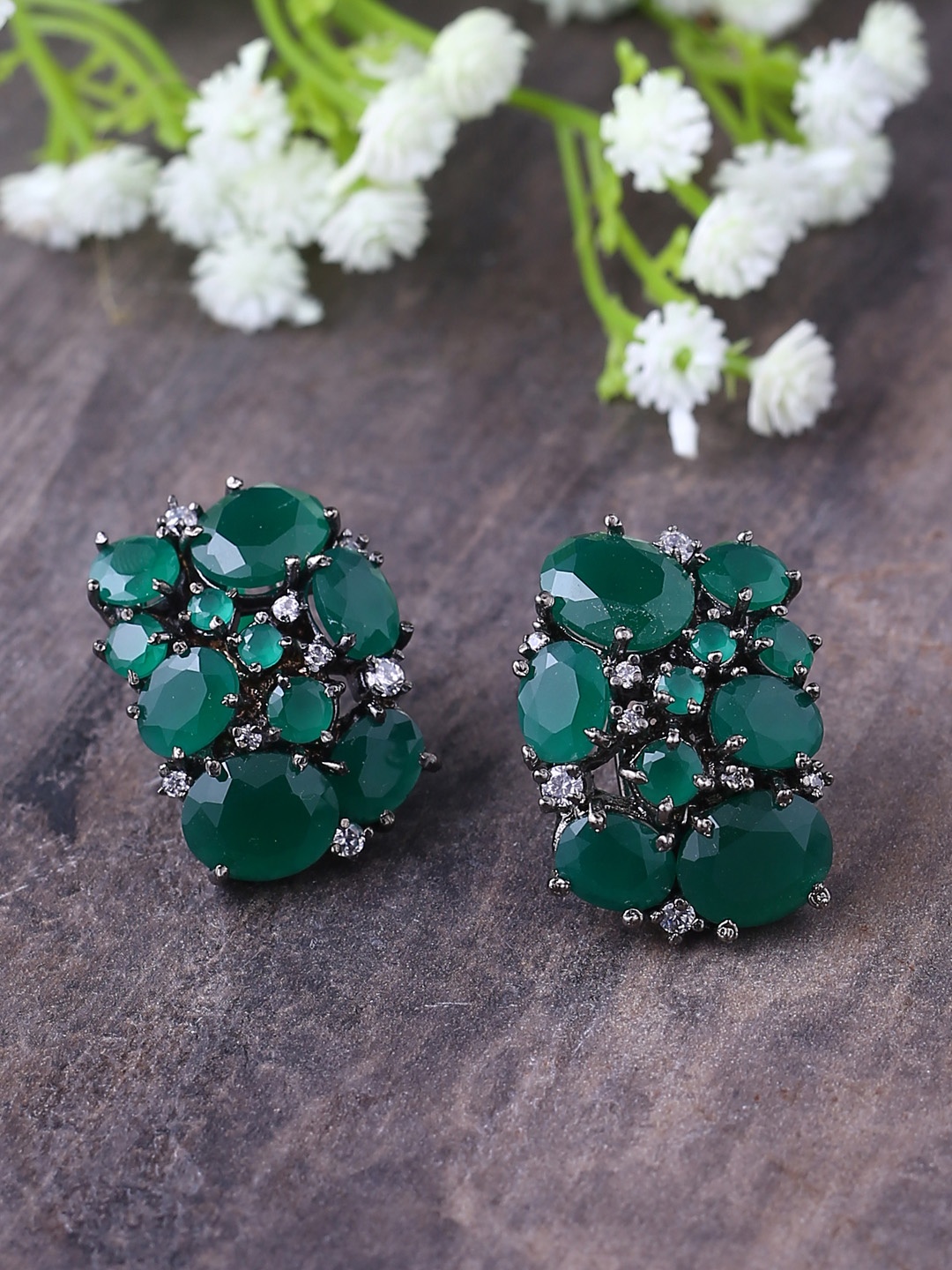

Shoshaa Green Square Studs