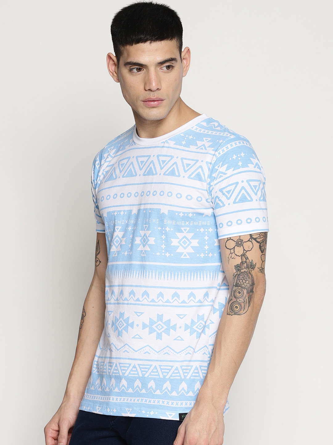 IMPACKT Men White Printed Round Neck T-shirt