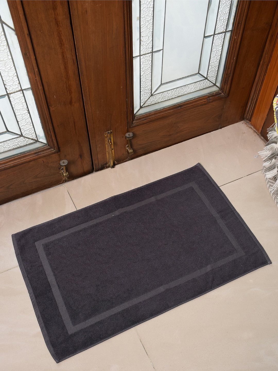 

Avira Home Grey Solid 900GSM Reversible Terry Doormat