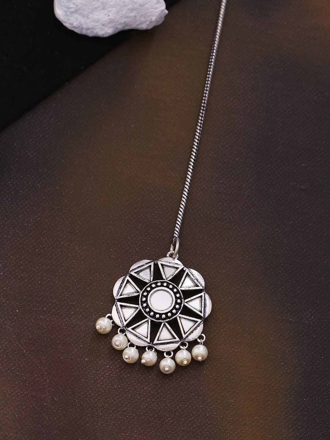 

Voylla Women Oxidised Silver-Plated & White Pearl Beaded Maang Tikka