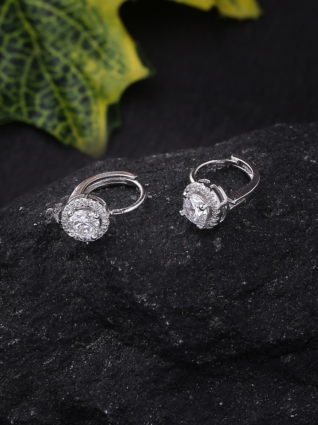 

Voylla White & Silver-Plated Handcrafted Geometric Studs