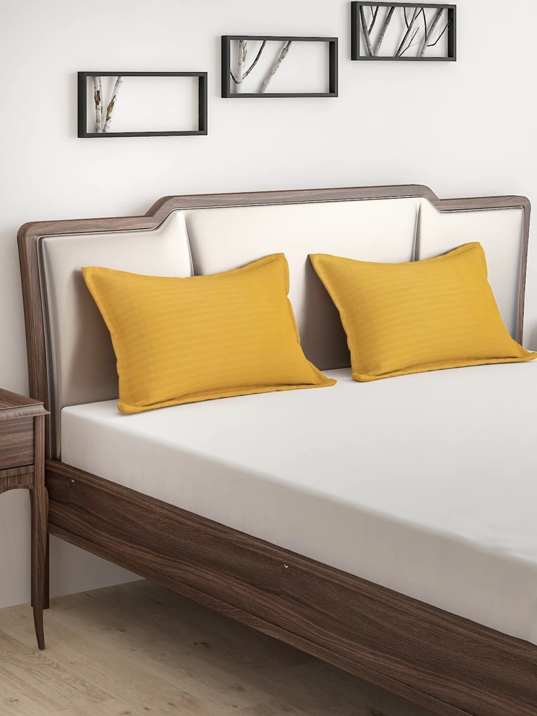 

Dreamscape Set of 2 Gold-Coloured Striped Pillow Covers