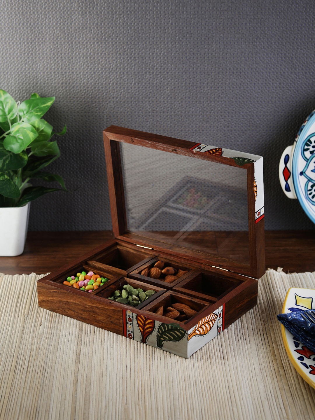

VarEesha Brown Mango Wood Box with 6 Partitions