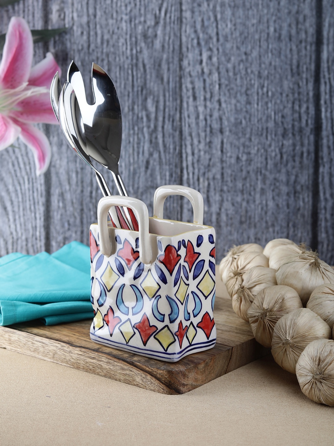 

VarEesha Off-White & Blue Hand-Painted Ceremic Cutlery Holder
