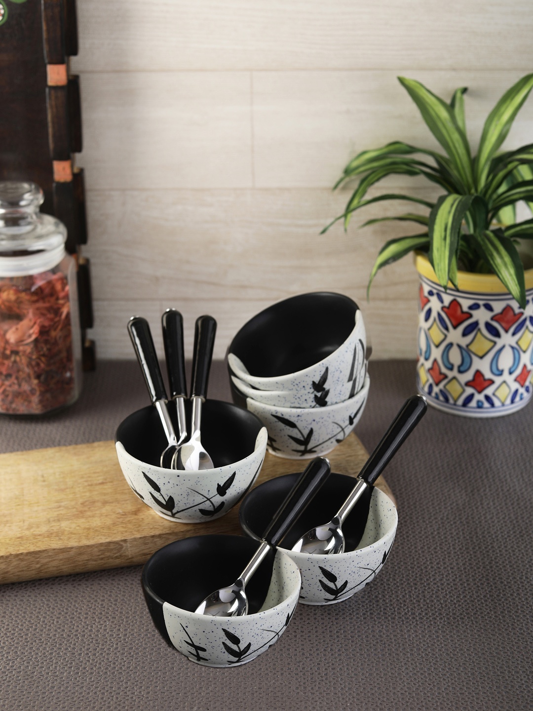

VarEesha Set of 6 Black Printed Ceramic Bowls & Spoons