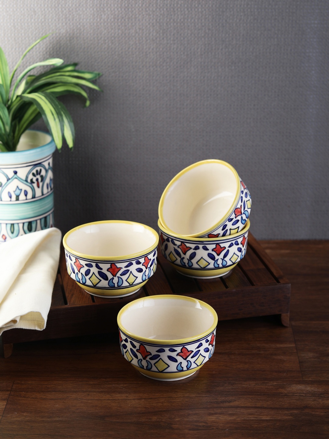 

VarEesha Set of 4 Off-White Printed Ceramic Bowls