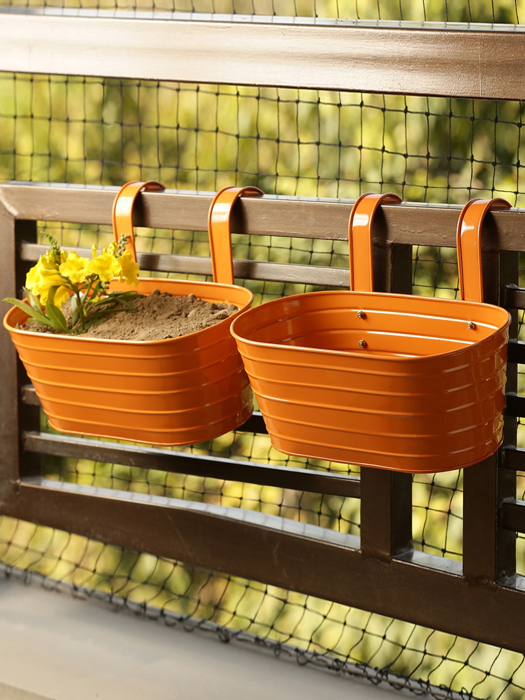 

ExclusiveLane Set of 2 Glossy Orange Hand-Painted Railing Table Planters