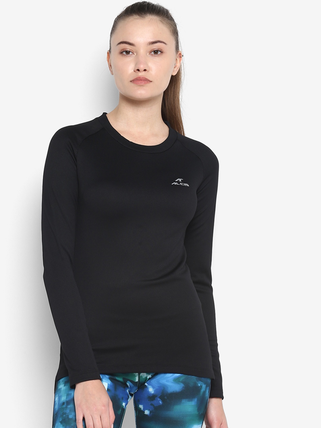 

Alcis Women Black Solid Round Neck T-shirt