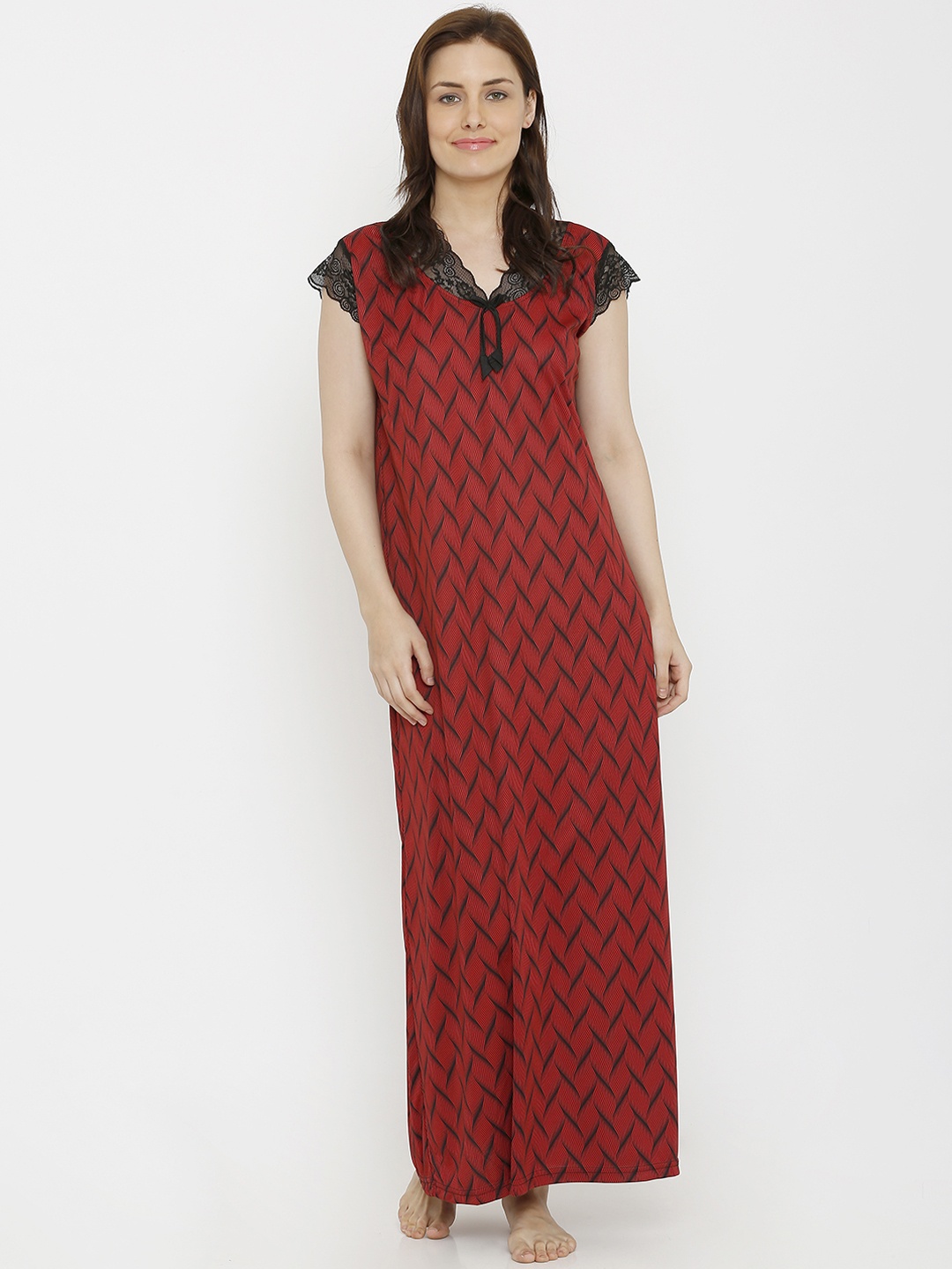

Pretty Awesome Red & Black Printed Nightdress PTAS343