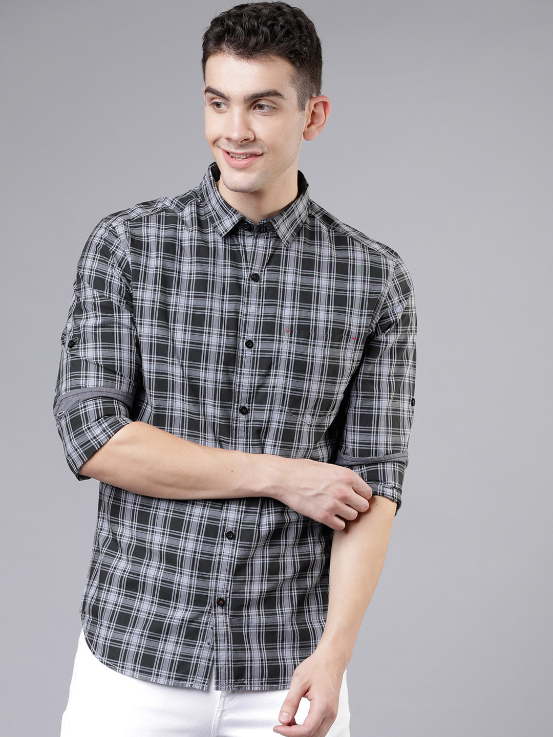 

LOCOMOTIVE Men Grey & Black Slim Fit Checked Casual Shirt