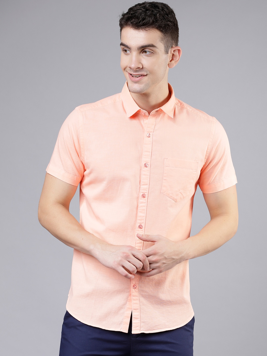 

Black coffee Men Peach-Coloured Slim Fit Solid Casual Shirt