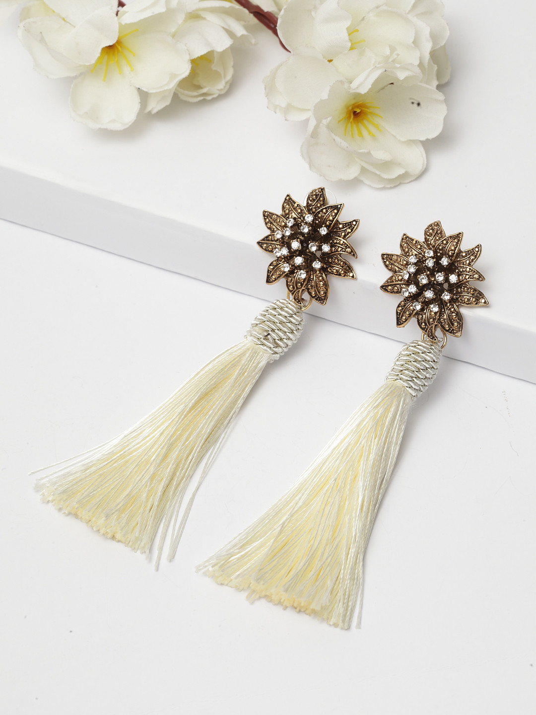 

AVANT-GARDE PARIS Gold-Plated & Off-White Floral Drop Earrings