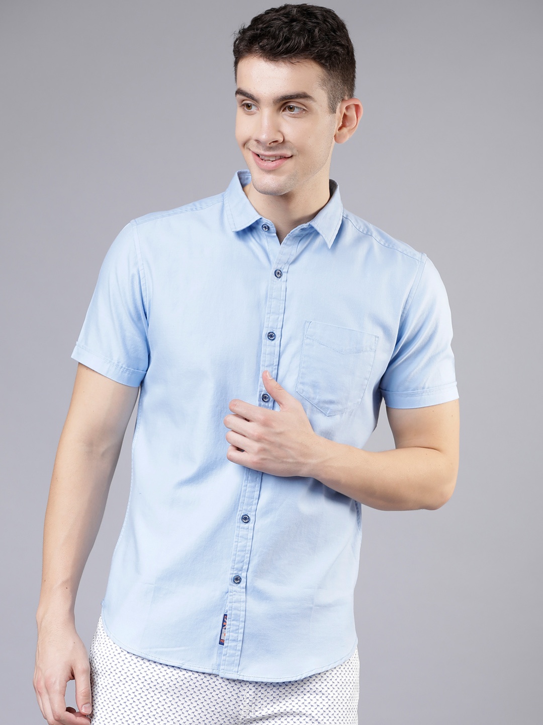 

LOCOMOTIVE Men Blue Slim Fit Solid Casual Shirt