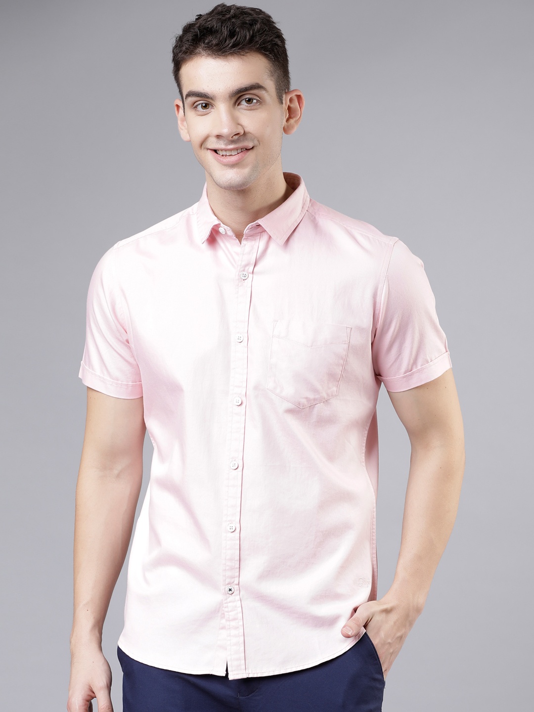 

LOCOMOTIVE Men Pink Slim Fit Solid Casual Shirt