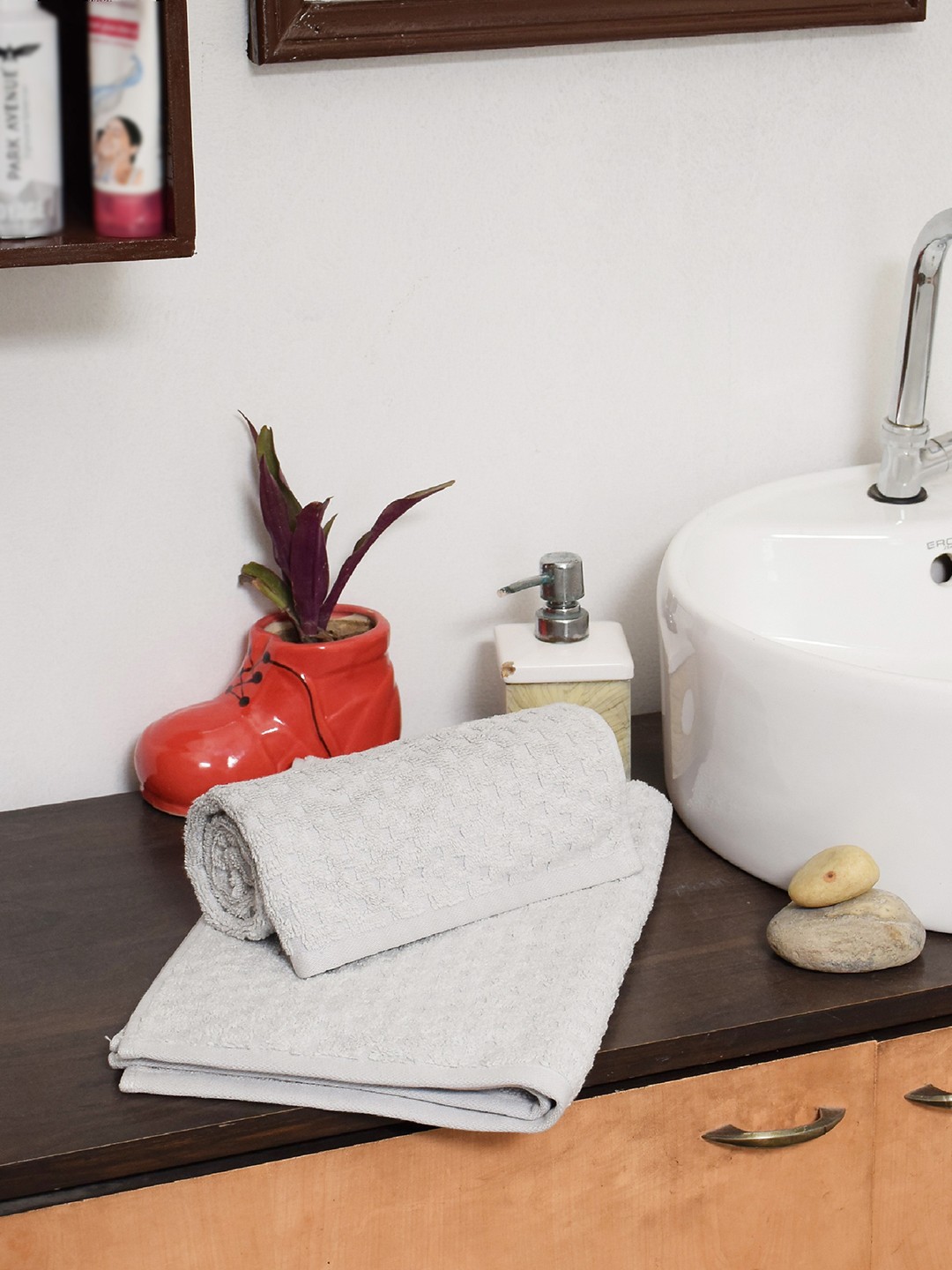 

Avira Home Set of 2 Grey Solid 600 GSM Cotton Hand Towels