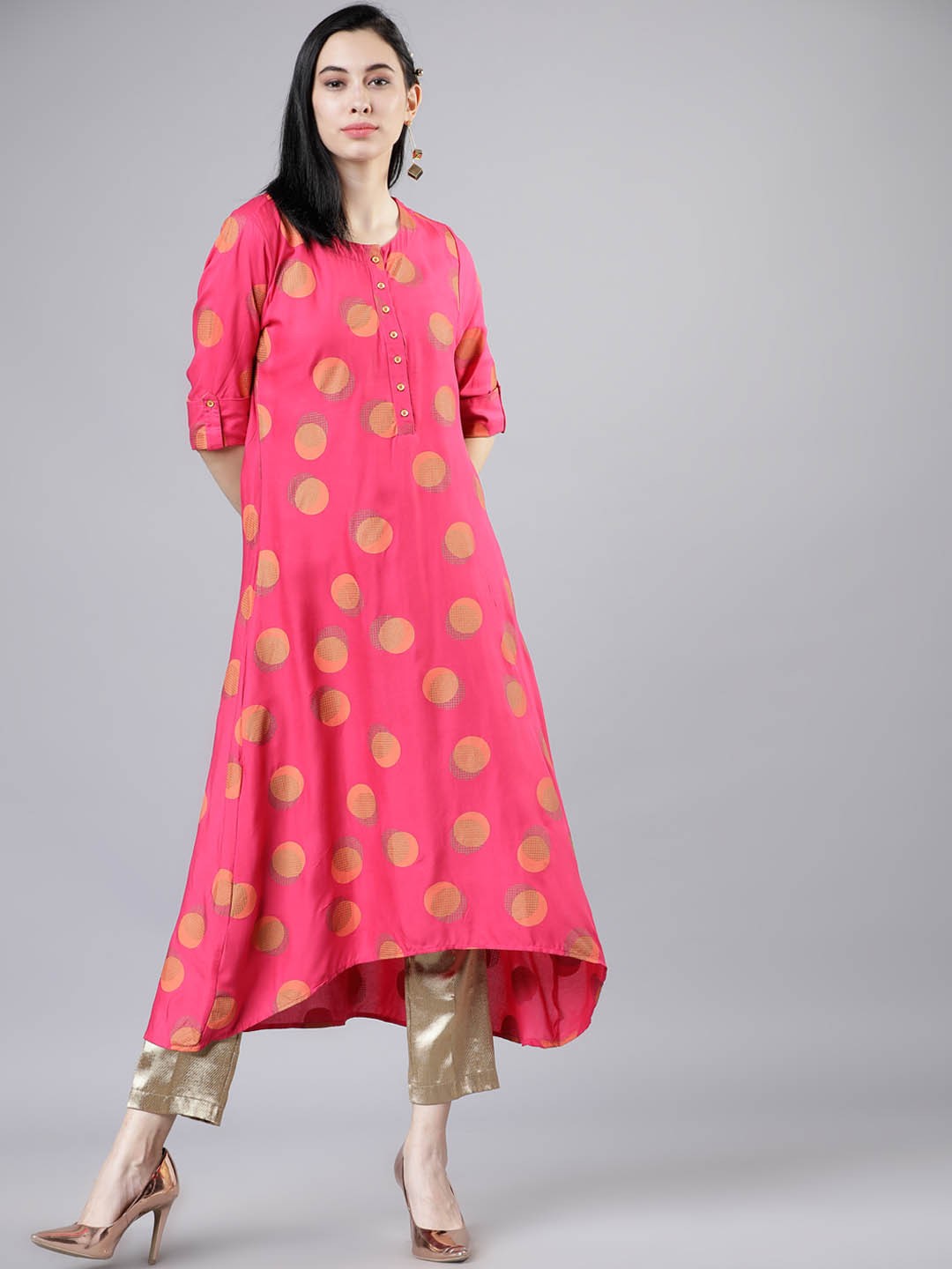 

Vishudh Women Pink & Golden Printed A-Line Kurta