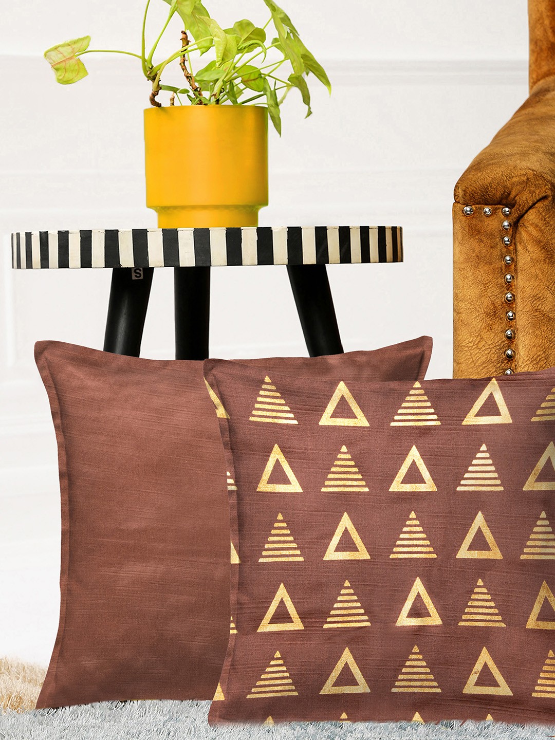 

HOUZZCODE Brown Set of 2 Geometric Square Cushion Covers