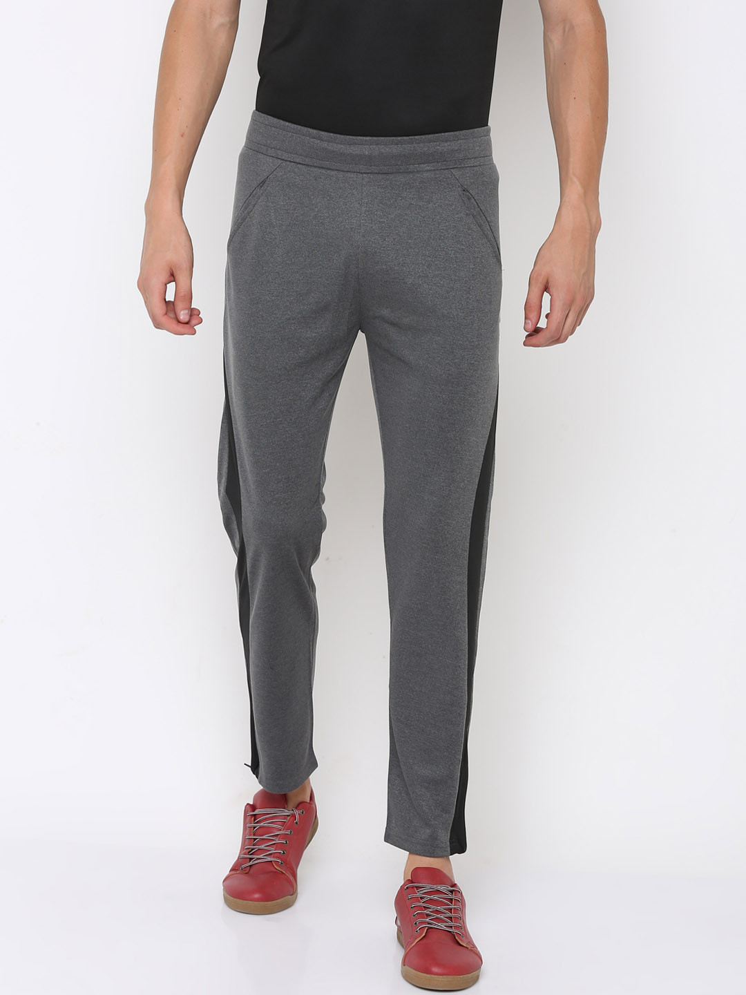 

PERFKT-U Men Grey Solid Straight-Fit Trackpants